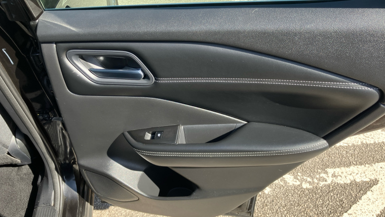 Nissan Qashqai 1.3 DiG-T MH 158 Acenta Premium 5dr Xtronic Petrol Hatchback